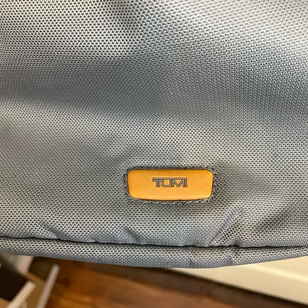 Tumi T-tech Gray Messenger Crossbody Shoulder Bag